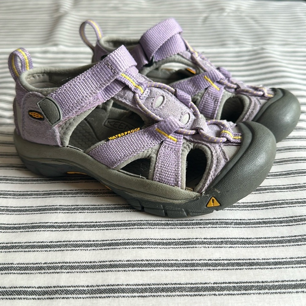 Keen Venice H2 Purple Closed Toe Hiking Water Sandals Shoes Youth 11